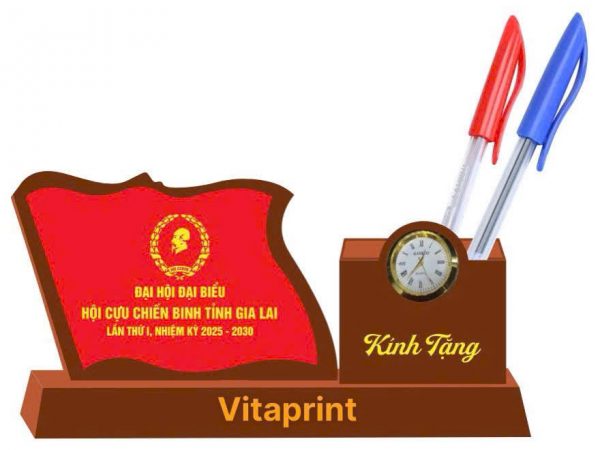 Đồng hồ để bàn có lọ bút bằng gỗ tự nhiên